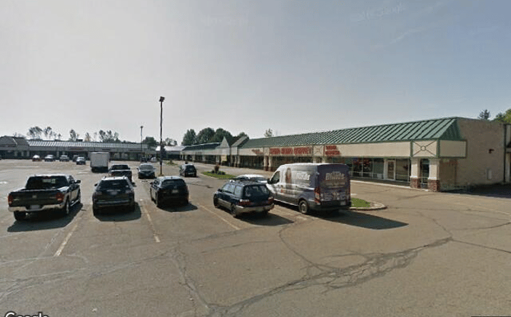 Pictures of Retail property located at 201 Great Oaks Trail, Wadsworth, OH 44281 for lease - image #1