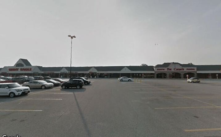 Pictures of Retail property located at 29700 Lake Shore Blvd, Willowick, OH 44095 for lease - image #1
