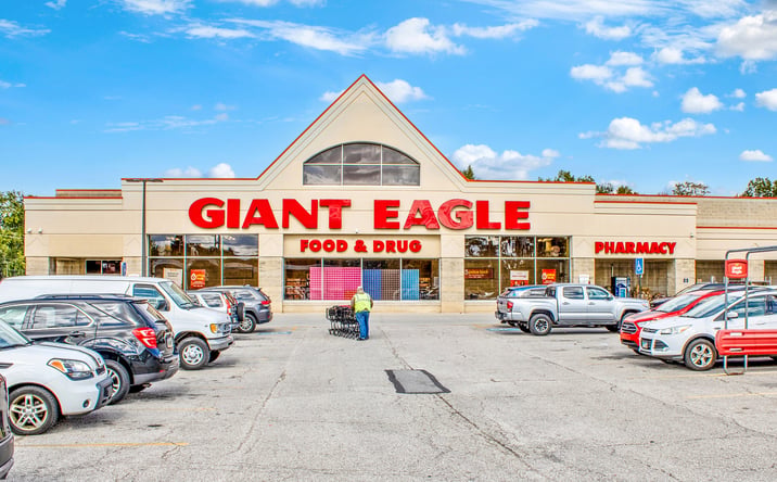 Pictures of Retail property located at 2801 E. Waterloo Road, Akron, OH 44312 for lease - image #1