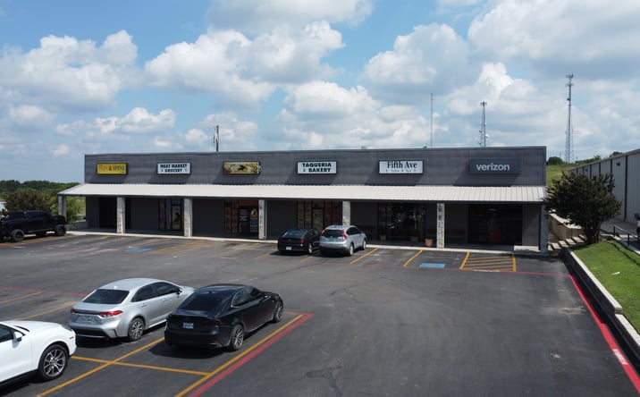 Pictures of Retail property located at 1012 US Business 380, Decatur, TX 76234 for lease - image #1