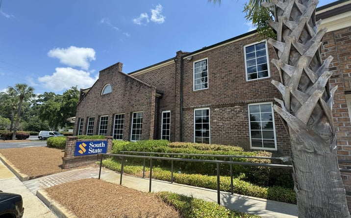 Pictures of Office property located at 1121 Boundary St, Beaufort, SC 29902 for lease - image #1