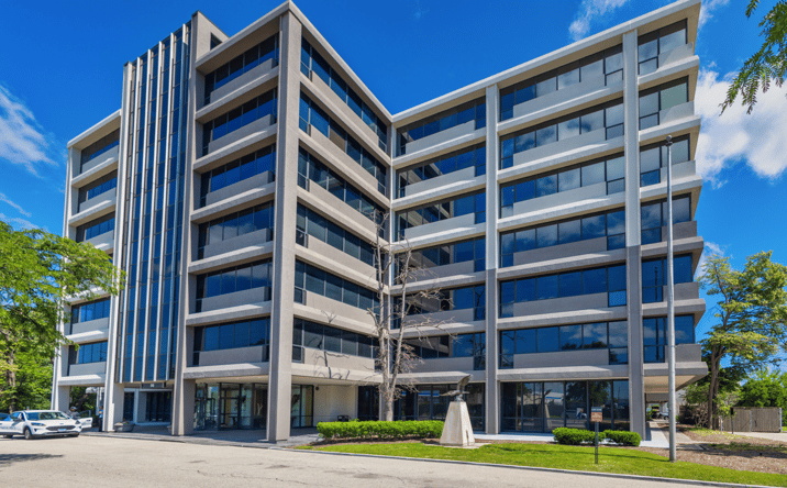 Pictures of Office property located at 10400 W Higgins Rd, Rosemont, IL 60018 for lease - image #1