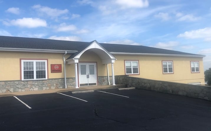 Pictures of Office property located at 684 W Main St, New Holland, PA 17557 for lease - image #1