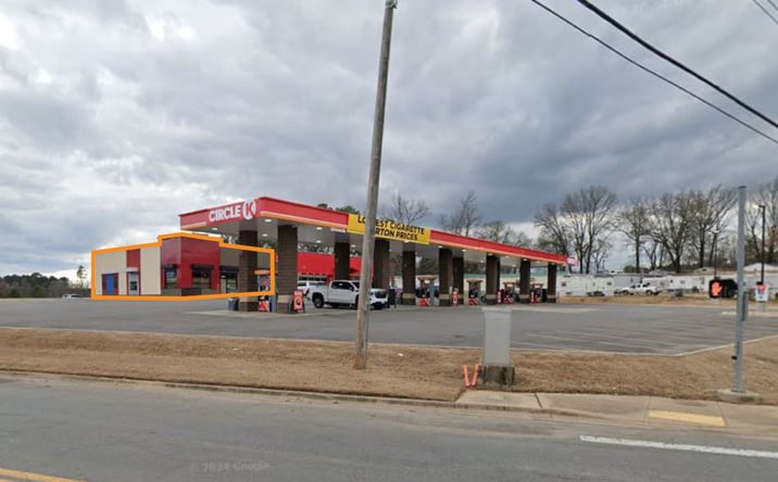 Pictures of Retail property located at 3005 Pine St, Arkadelphia, AR 71923 for lease - image #1
