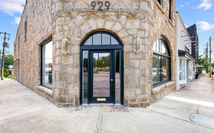 Pictures of Retail, Restaurant property located at 929 Main Street, Stone Mountain, GA 30083 for lease - image #1