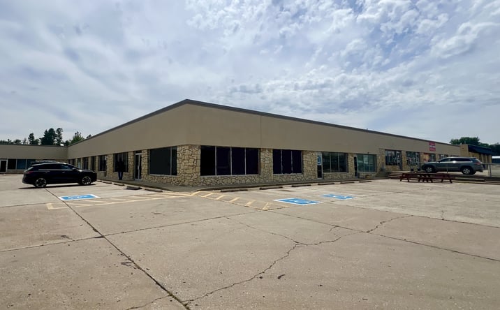 Pictures of Retail property located at 12260 NE 23rd St, Choctaw, OK 73020 for lease - image #1