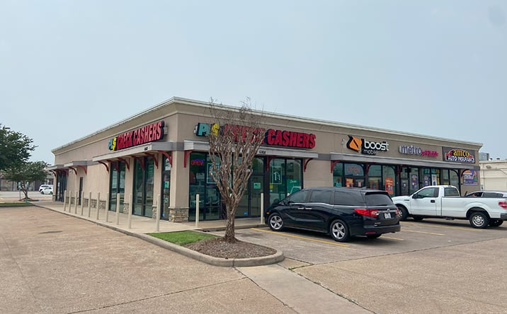 Pictures of Retail property located at 6868 Spencer Hwy, Pasadena, TX 77505 for lease - image #1