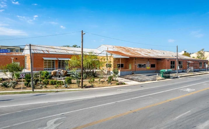 Pictures of Retail, Office, Restaurant property located at 1518 S Alamo St, San Antonio, TX 78204 for lease - image #1