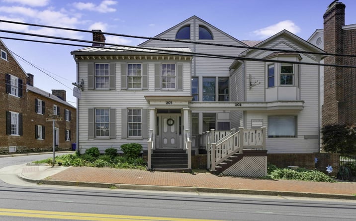Pictures of Office property located at 201-203 Loudoun Street SW, Leesburg, VA 20175 for lease - image #1