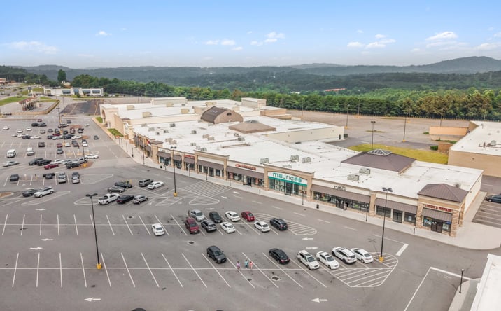 Pictures of Retail property located at 240 Commonwealth Blvd W, Martinsville, VA 24112 for lease - image #1