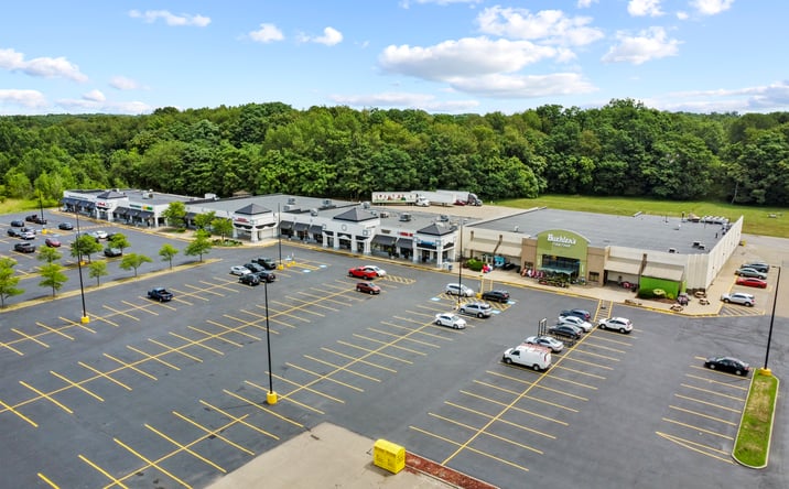 Pictures of Retail, Office, Restaurant property located at 4045 S Main St, Akron, OH 44319 for lease - image #1