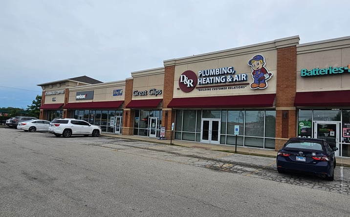 Pictures of Retail, Office, Restaurant property located at 1715 Bradford Ln, Normal, IL 61761 for lease - image #1