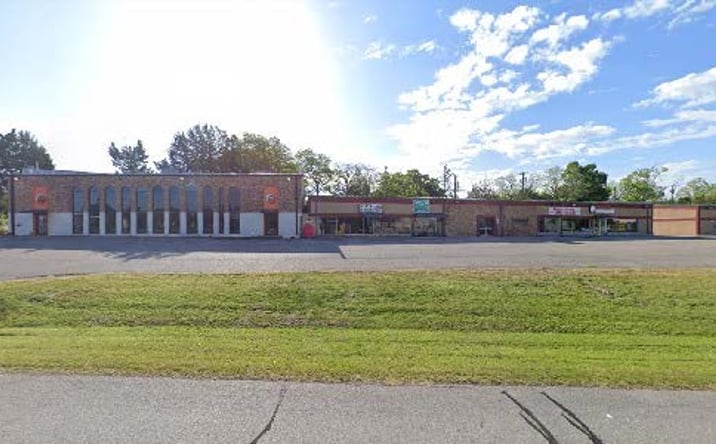 Pictures of Retail property located at 5631 Texoma Pkwy, Sherman, TX 75090 for lease - image #1