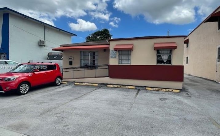 Pictures of Office property located at 448 E 9th St, Hialeah, FL 33010 for lease - image #1
