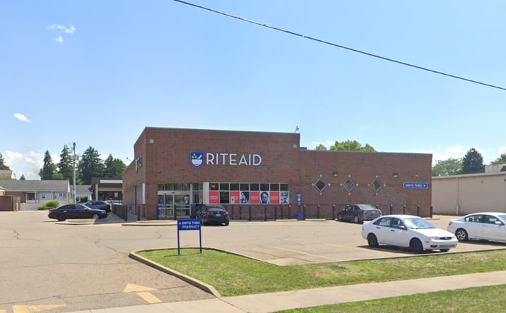 Pictures of Retail property located at 3720 Tuscarawas St W, Canton, OH 44708 for lease - image #1