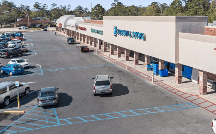 Pictures of Retail property located at 124 Gause Boulevard West, Slidell, LA 70460 for lease - image #1