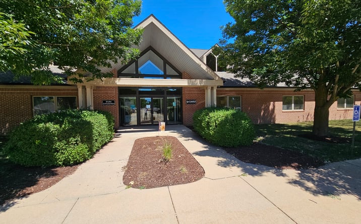 Pictures of Office property located at 2902 Crossing Ct, Champaign, IL 61822 for lease - image #1