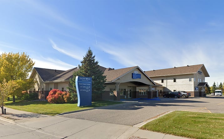 Pictures of Office property located at 607/621-625Demers ave, East Grand Forks, MN 56721 for lease - image #1