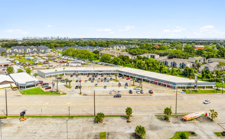 Pictures of Retail property located at 3100 NASA Road 1, Seabrook, TX 77586 for lease - image #1