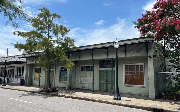 Pictures of Retail, Office, Restaurant property located at 508 Dauphin St, Mobile, AL 36602 for lease - image #1