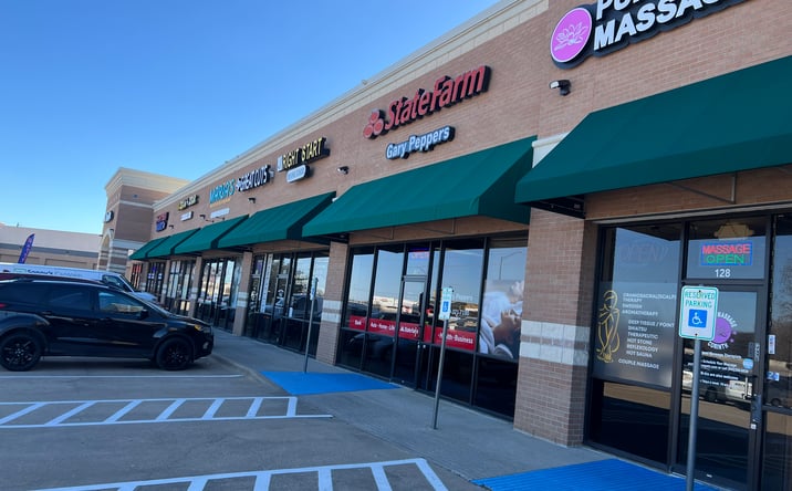 Pictures of Retail property located at 7650 I-35E, Corinth, TX 76210 for lease - image #1