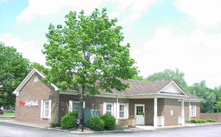Pictures of Retail, Restaurant property located at 145 Ghent Rd, Fairlawn, OH 44333 for lease - image #1