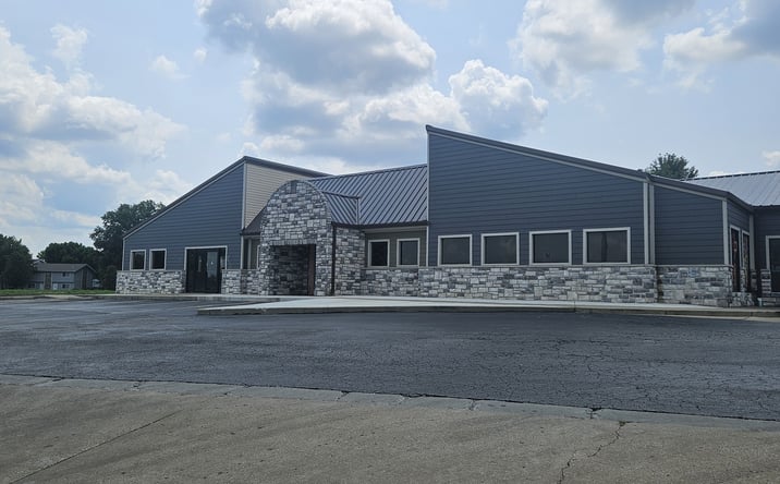 Pictures of Retail property located at 11400 Veterans Memorial Pkwy, Lake St Louis, MO 63367 for lease - image #1