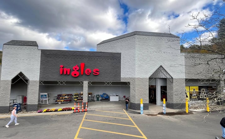 Pictures of Retail property located at 2575 NC Highway 105 S, Boone, NC 28607 for lease - image #1