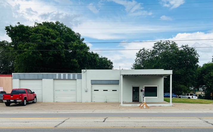Pictures of Retail, Office, Industrial property located at 821 S Main St, Belton, TX 76513 for lease - image #1