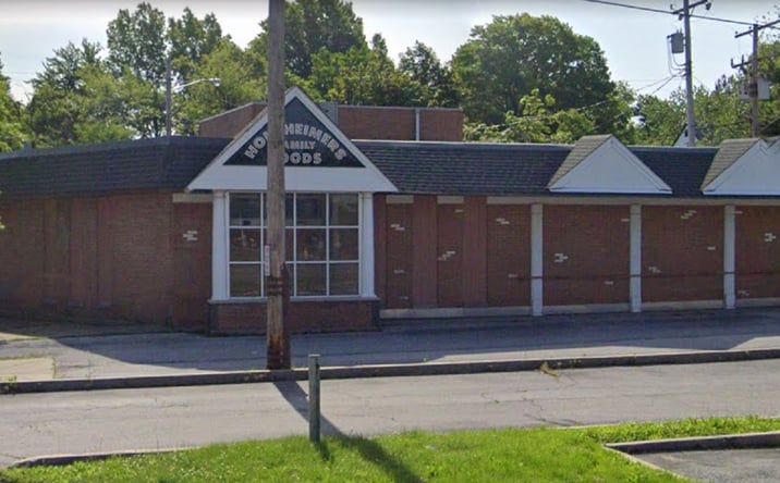 Pictures of Retail property located at 26598 Lakeshore Blvd, Euclid, OH 44132 for lease - image #1