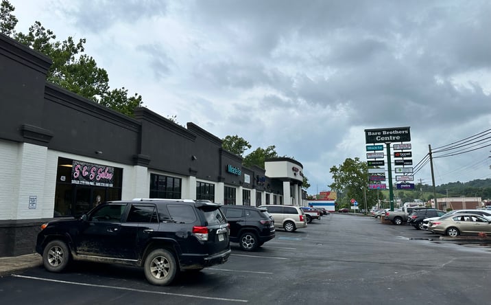 Pictures of Retail, Office property located at 3101 Lee Hwy, Bristol, VA 24202 for lease - image #1