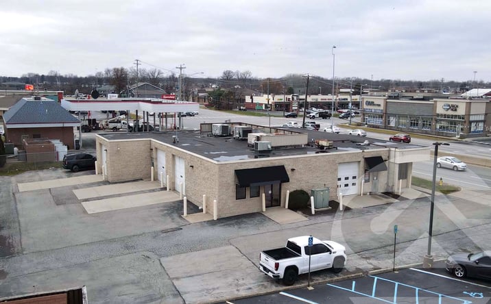 Pictures of Retail property located at 6733 Airport Highway, Holland, OH 43528 for lease - image #1