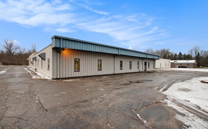Pictures of Office property located at 100 Aylworth Ave, South Haven, MI 49090 for lease - image #1