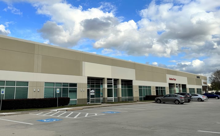 Pictures of Industrial property located at 3955 World Houston Pkwy, Houston, TX 77032 for lease - image #1