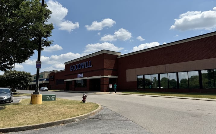 Pictures of Retail property located at 3830-3854 Austin Peay Hwy, Memphis, TN 38128 for lease - image #1