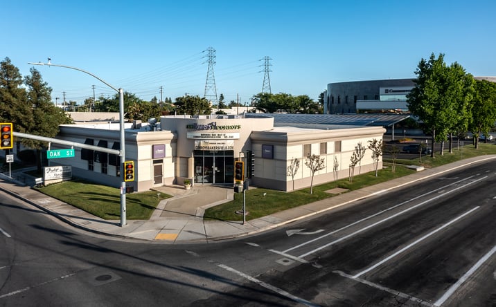 Pictures of Retail, Restaurant, Special Purpose property located at 3310 Truxtun Ave, Bakersfield, CA 93301 for lease - image #1