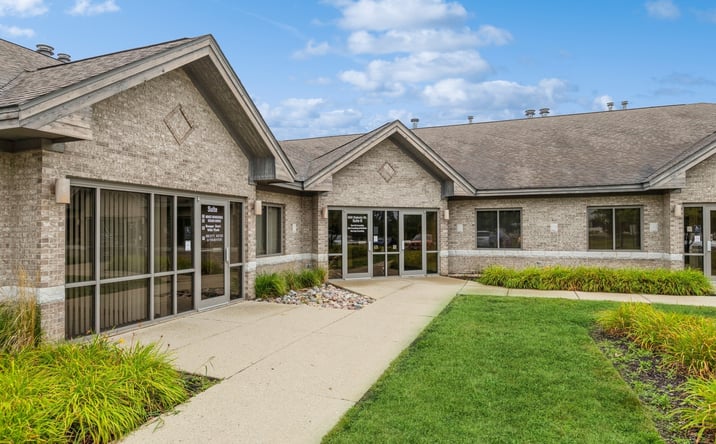 Pictures of Office property located at 600 Dakota St, Crystal Lake, IL 60012 for lease - image #1
