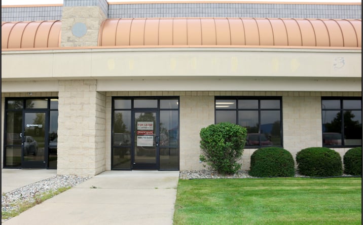 Pictures of Retail, Office property located at 1484 Straits Dr, Bay City, MI 48706 for lease - image #1