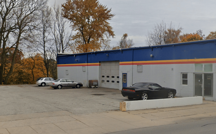 Pictures of Retail, Industrial, Special Purpose property located at 2102 Lincolnway W, Mishawaka, IN 46544 for lease - image #1