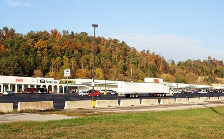 Pictures of Retail property located at 100 Putnam Village Dr., Hurricane, WV 25526-8809 for lease - image #1