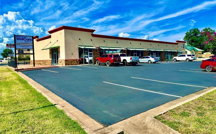 Pictures of Retail property located at 102 W Dallas St, Llano, TX 78643 for lease - image #1