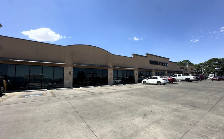 Pictures of Retail, Office, Restaurant property located at 1701 Joe Harvey Blvd, Hobbs, NM 88240 for lease - image #1