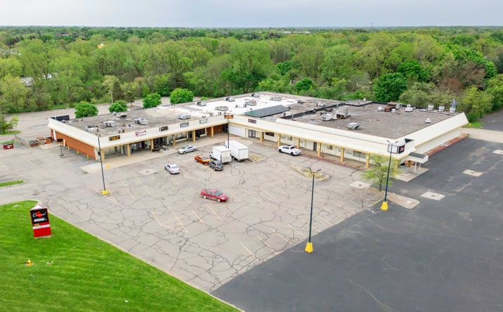 Pictures of Retail property located at 3467 Beecher Rd, Flint, MI 48503 for lease - image #1
