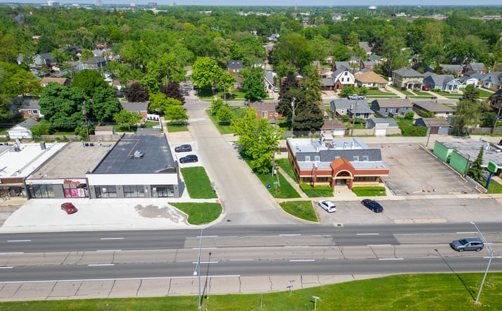 Pictures of Retail property located at 32302 Woodward Ave, Royal Oak, MI 48073 for lease - image #1