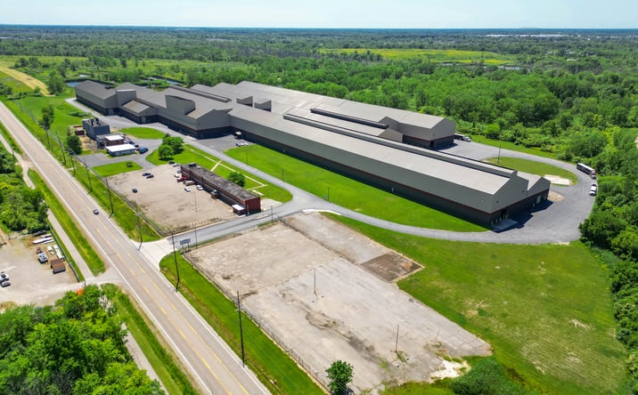 Pictures of Industrial property located at 28000 W Jefferson Ave, Gibraltar, MI 48173 for lease - image #1