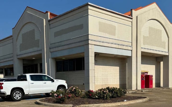 Pictures of Retail, Industrial property located at 9194 Mansfield Rd, Shreveport, LA 71118 for lease - image #1