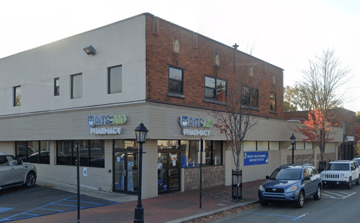 Pictures of Retail property located at 2130 Wealthy St SE, Grand Rapids, MI 49506 for lease - image #1