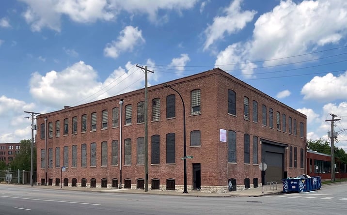 Pictures of Industrial property located at 900 W Cermak Rd, Chicago, IL 60608 for lease - image #1