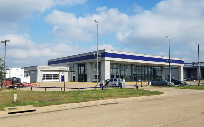 Pictures of Retail property located at 2301 SE Loop 820, Fort Worth, TX 76119 for lease - image #1