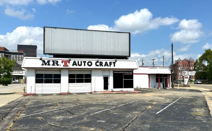 Pictures of Retail, Office property located at 323 S Patterson Blvd, Dayton, OH 45402 for lease - image #1